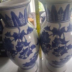 3 x vases