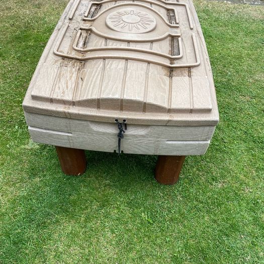 Sand box
