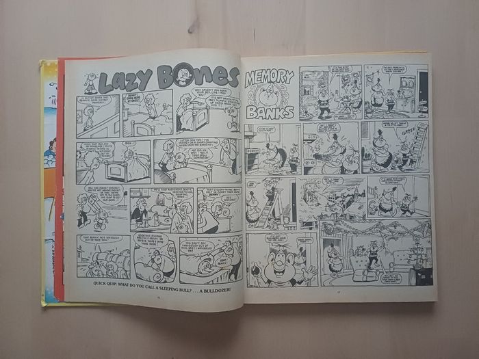 Whizzer and Chips Annuals Collection x 3 (Hardback Comic Books 1988, 1991, 1992)
