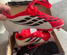 Football boots Adidas Predator metal studs SG