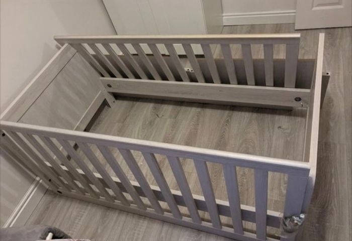 Mamas & Papas Atlas 2 in 1 Convertible Cot bed Toddler Bed