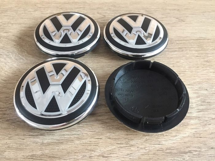 65mm black pitted Volkswagen Centre Caps 5G0601171