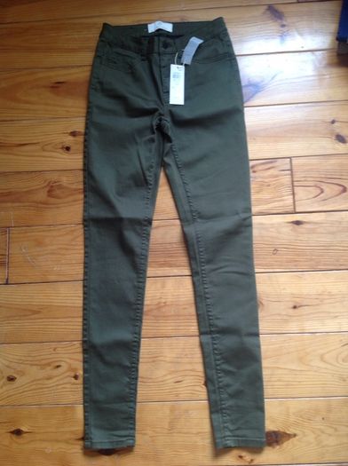 BNWT Green Skinnies Size S/M