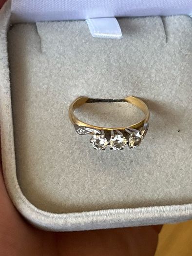 18k Engagement ring