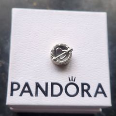 Pandora Reflexions charm