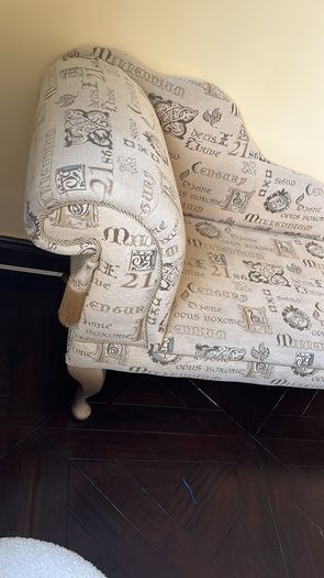 Chaise Lounge
