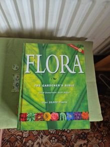 Flora The Gardener's Bible with CD