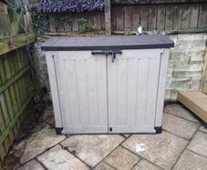 Garden storage unit