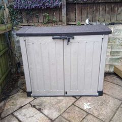 Garden storage unit