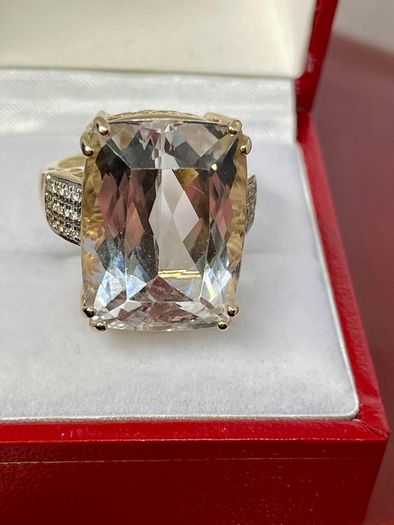 Gold Ring from the Tomas Rae collection, made of 14k Gold