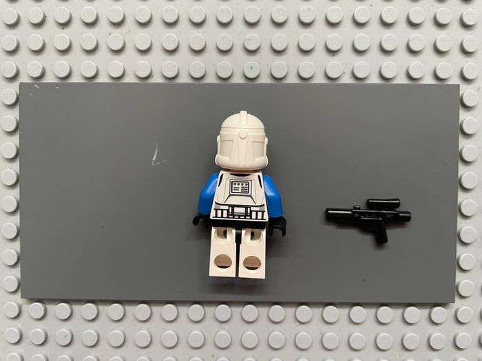 lego Star Wars sw0445 Clone Trooper, 501st Legion (Phase 2) minifigure- Blue Arms, Large Eyes