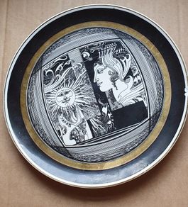 Porcelain plate by Hollohaza