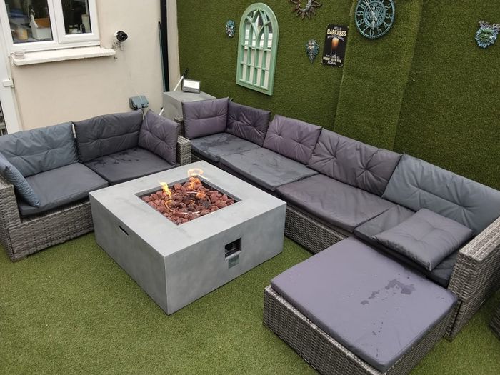 9 seater Grey Rattan Set & Gas Fire Pit