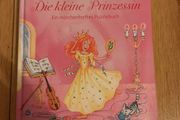 Girls book in German with 5 puzzles inside Brand New