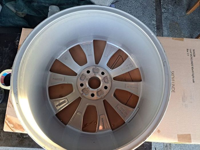 19" Skoda Alloy (1)