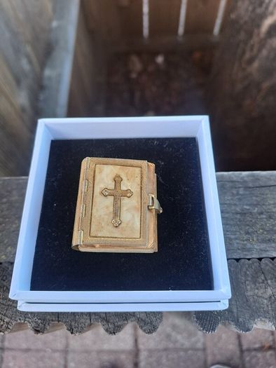 Bible miniature