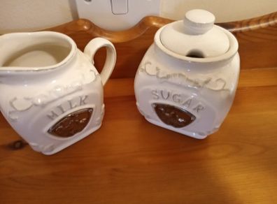 Farmyard Sugar Pot/Milk Jug, Vintage