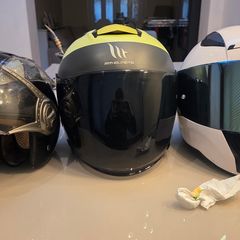 3 Helmets !