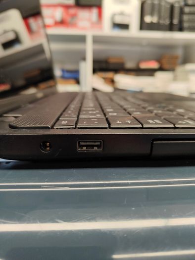 Toshiba Satellite C850D Laptop AMD E1-1200 1.40GHz 8GB RAM 128GB SD Windows 10 Pro HDMI