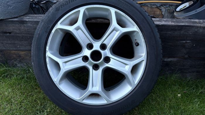 235/45/R17 with tyres