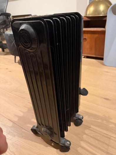 Deville 1500W 7-Fin Oil-Filled Radiator, Black