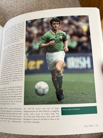 Ireland's Greatest: 300 Top Football Heroes Book