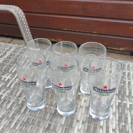 6 Heineken Pints