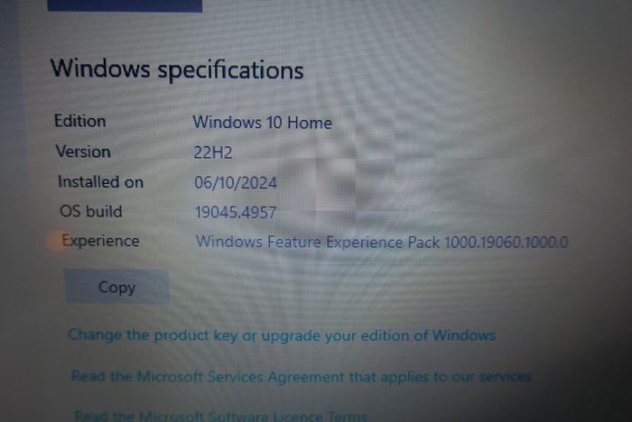 Hp Pavilion laptop i5-6200 - 8GB RAM GB 256 NVME SSD. Windows 10
