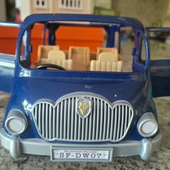 sylvanian Family 7 seater mini van