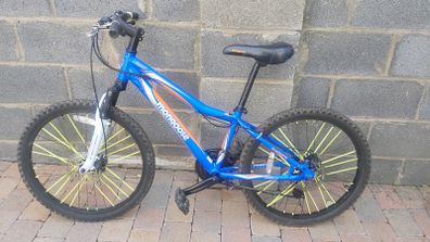 Mongoose Evict 24" Mountain bike