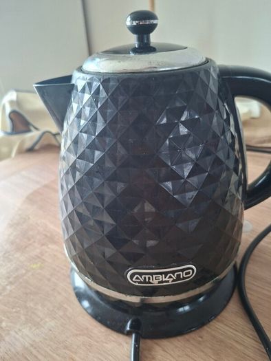 microwave and kettle