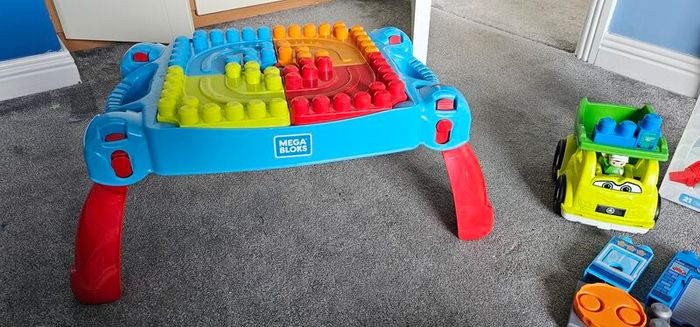 Mega blocks set