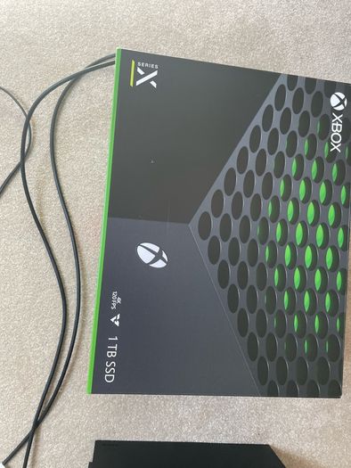 xbox series x ( comes with controller box and cables aswell )