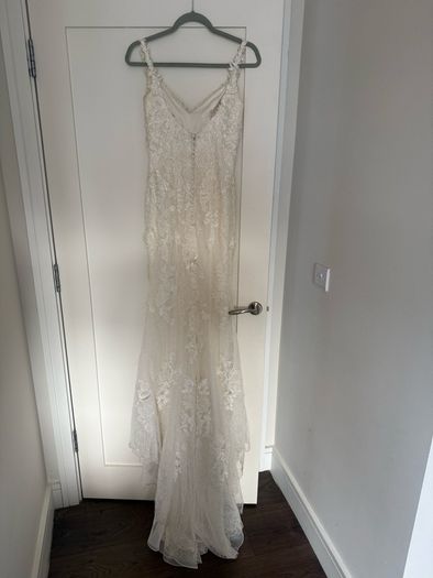 Romantica Collection wedding dress - size 10
