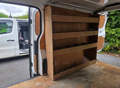 Free shelving for vivaro