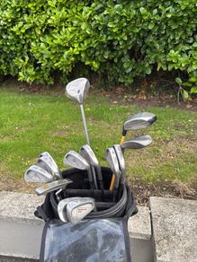 golf clubs and Titlest bag mens