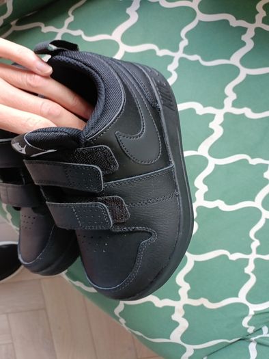 New Nike Velcro trainer UK 2.5