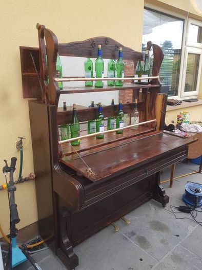 Electric piano Bar