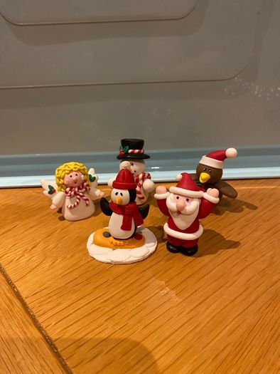 Christmas Cake Decorations
