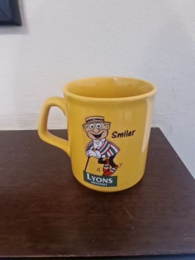 lyons collectable mug