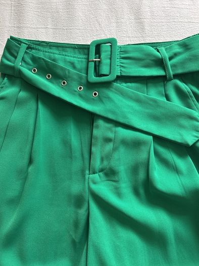 Stradivarius casual green shorts