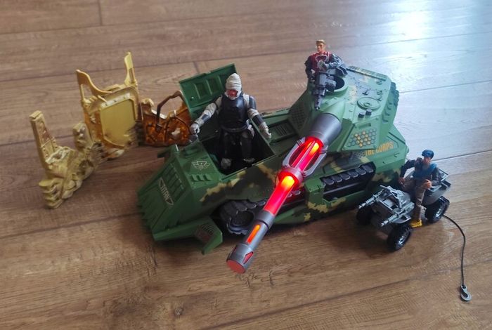 The Corps. Titan Tank with Soldiers. PlaySet