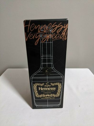 Hennessy Cognac Very Special Black Gold Limited Edition  BOX and Bottle