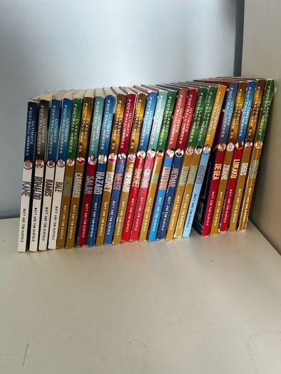 24 Books Ultimate Football Heroes