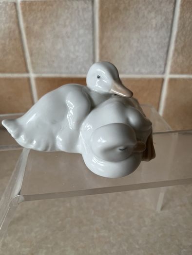 Donegal China Dog & Neo Porcelain Ducklings