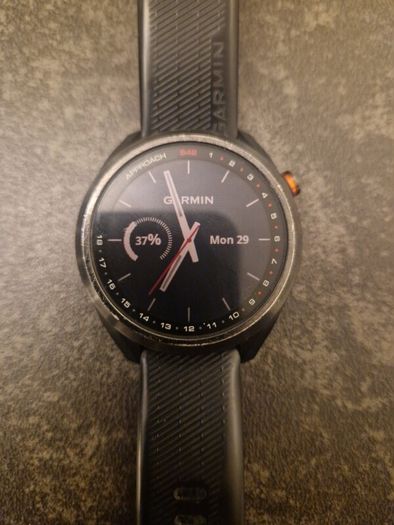 Garmin S42 Golf watch