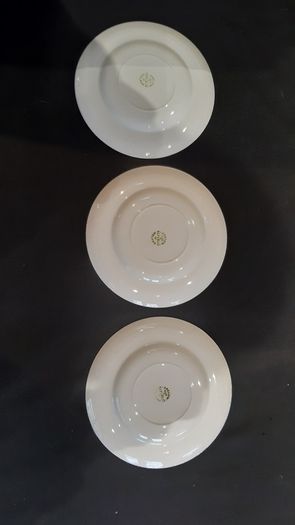 20 piece Arklow Pottery Blue Willow pattern tea set