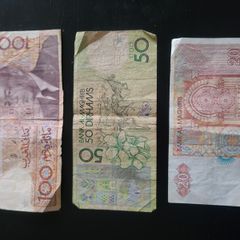 Old Moroccan bank notes from the 70s and 80's
