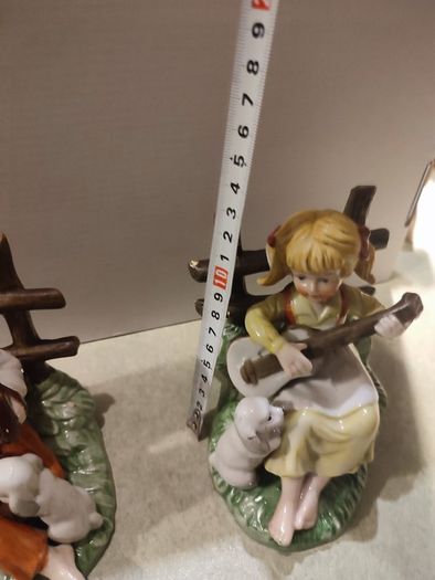 Set Of 2 Figurines