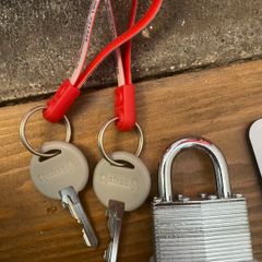 Lock and 2 keys